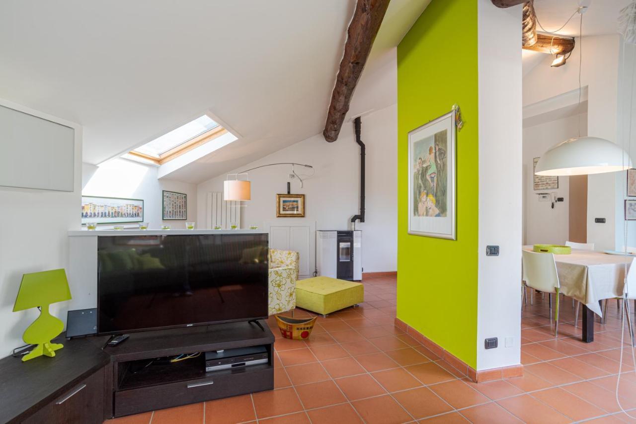Apt With Terrace And Shared Pool! Lake View! Διαμέρισμα Nesso Εξωτερικό φωτογραφία